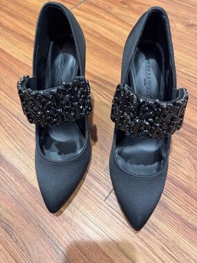 Karl Lagerfeld Black Jeweled-Strap Pointed Pumps